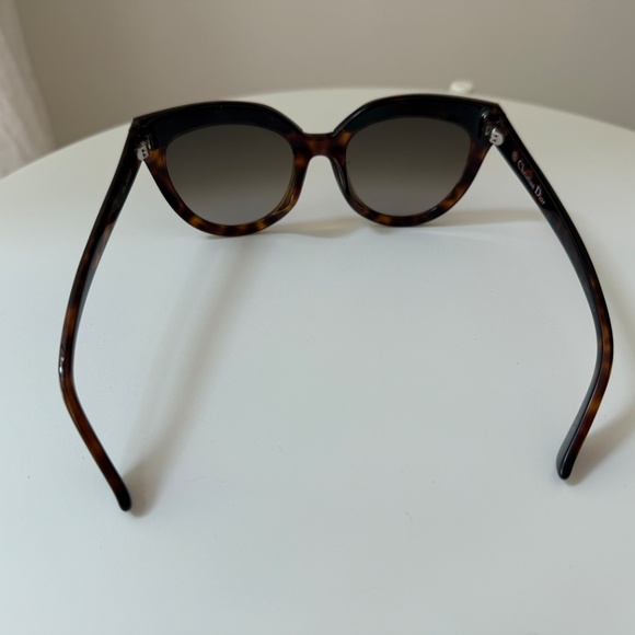 Vintage Dior Diorsoft1 Butterfly Sunglasses (Tortoiseshell and Matte Black) - Picture 4 of 12